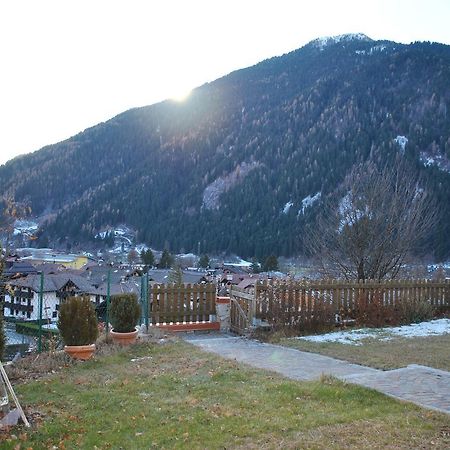 Villetta Con Giardino E Panorama Appartement Carisolo Buitenkant foto