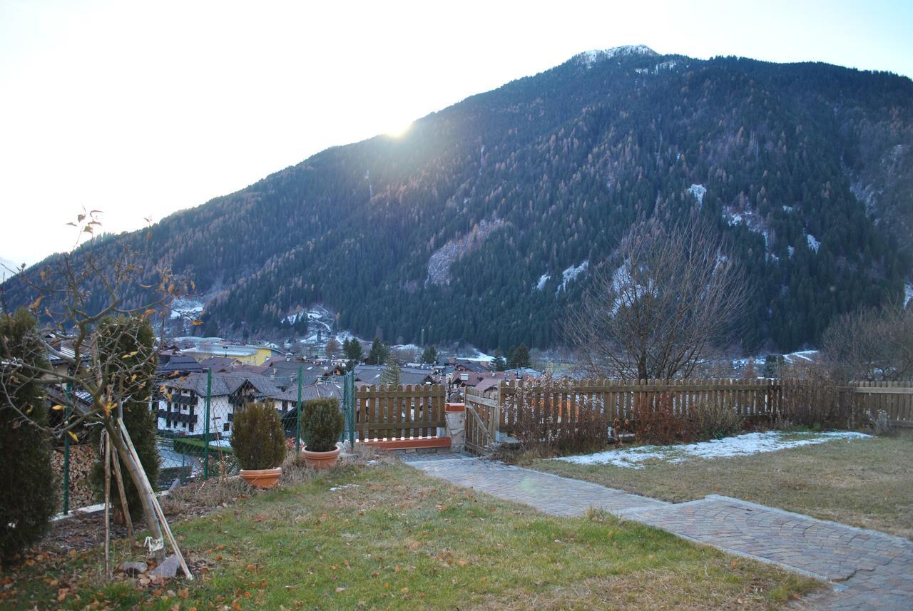 Villetta Con Giardino E Panorama Appartement Carisolo Buitenkant foto