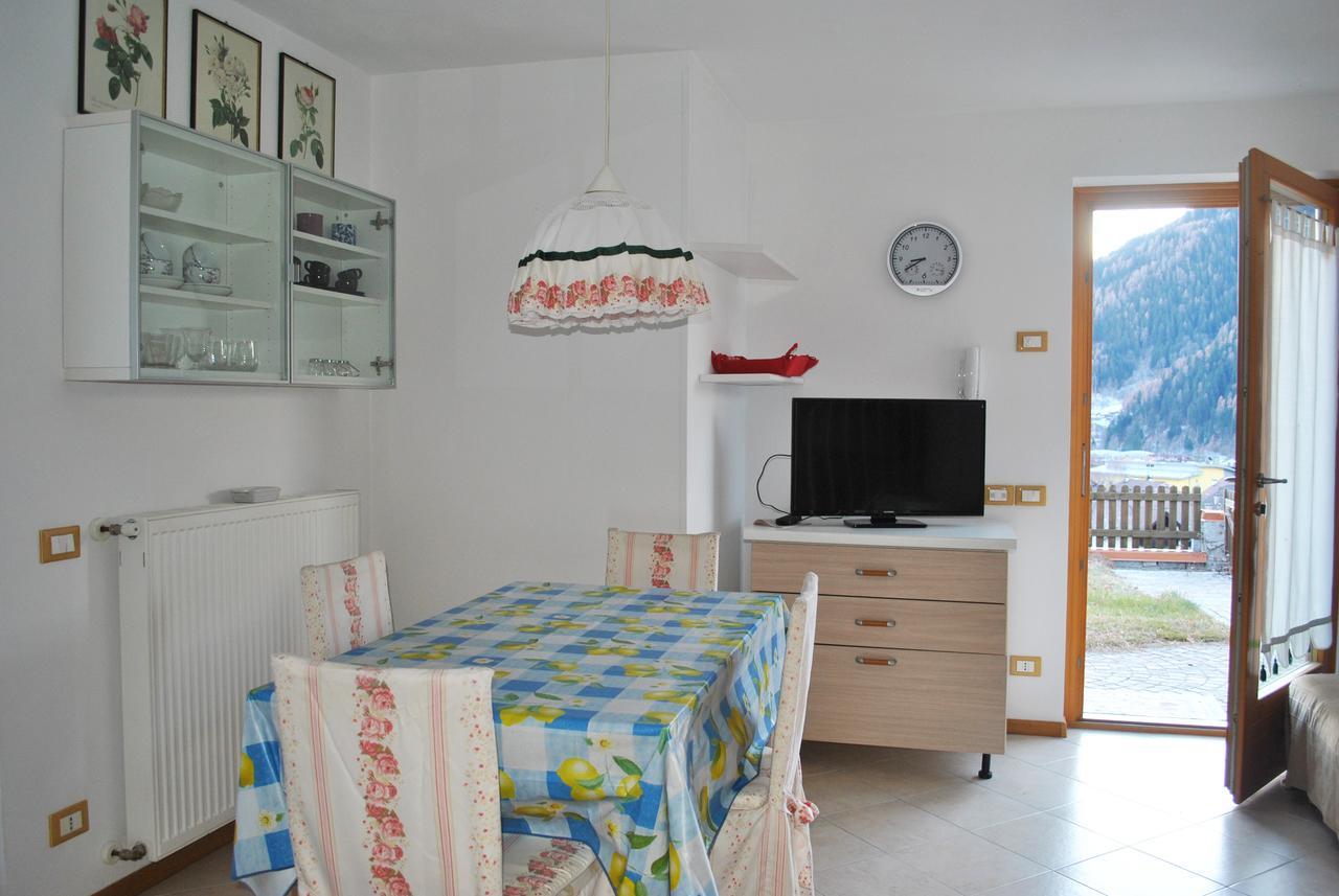 Villetta Con Giardino E Panorama Appartement Carisolo Buitenkant foto